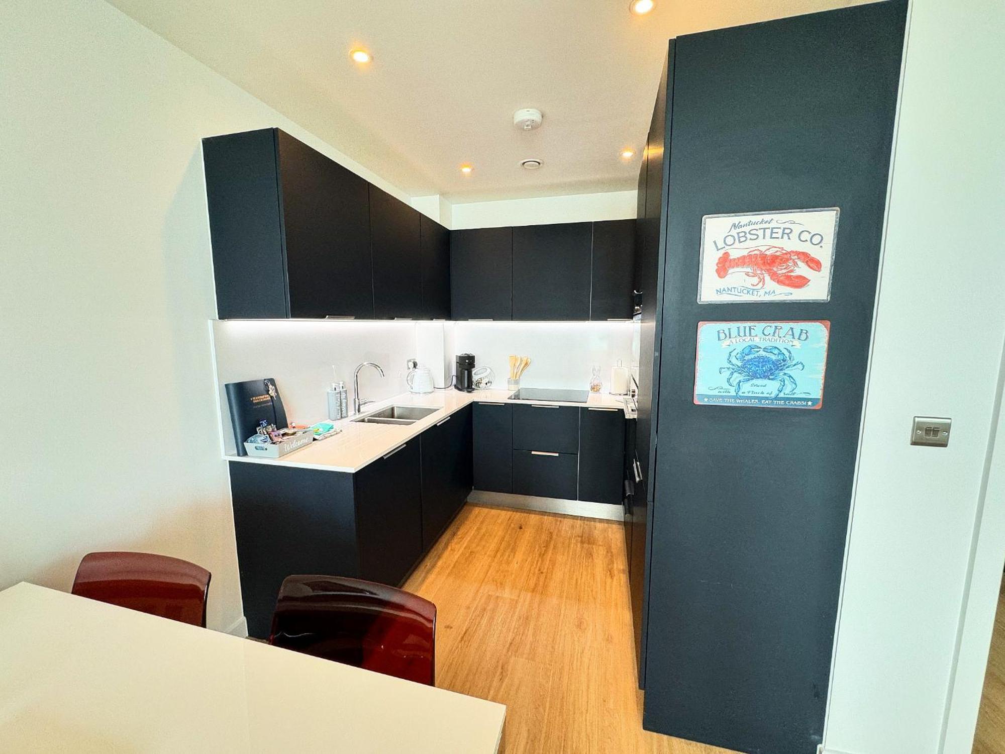 Stunning Beach Front Apartment With Sea Views, Free Parking & Balcony Ramsgate Exterior foto